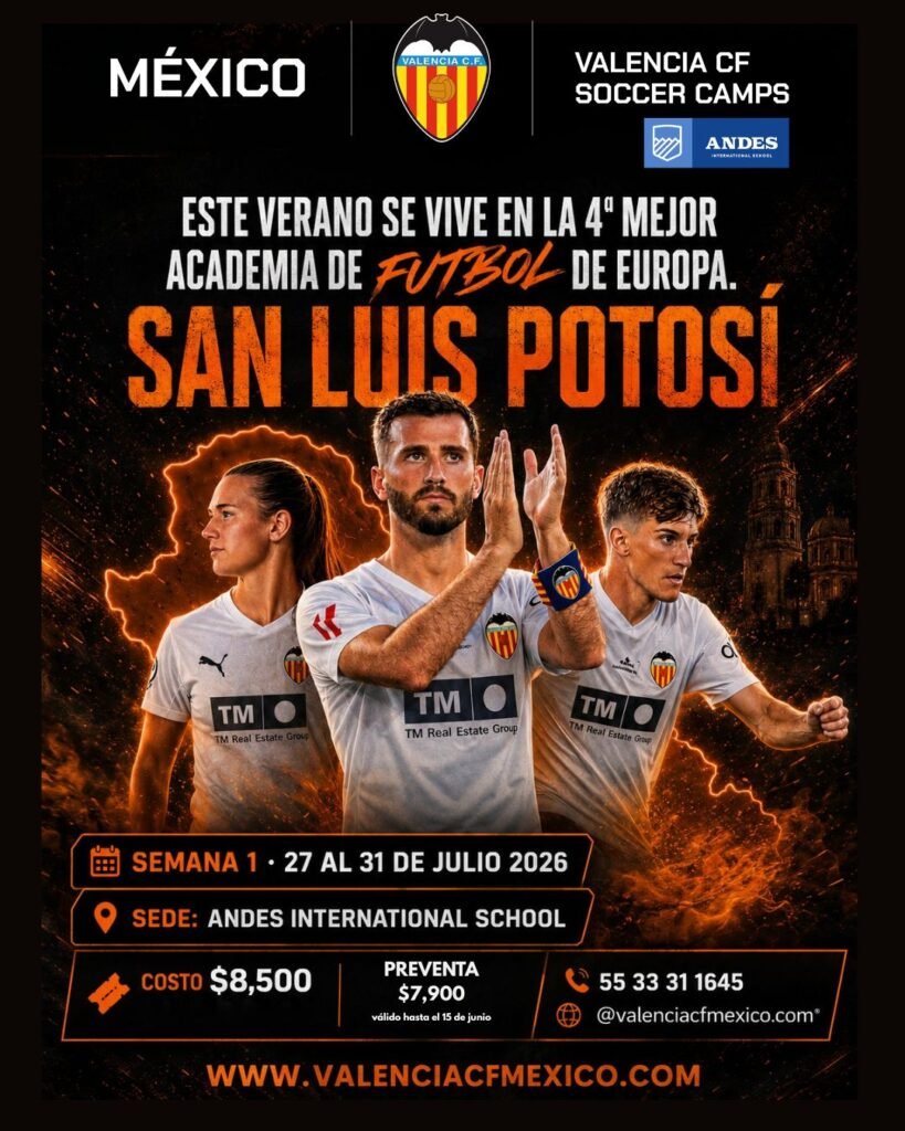 Póster promocional del Valencia CF Soccer Camp en Aguascalientes, México. En el centro aparecen tres futbolistas (dos hombres y una mujer) con la equipación blanca del club. El fondo muestra un estadio difuminado con murciélagos volando y el escudo oficial del Valencia CF. El texto indica que el campamento se realizará en 2 fechas, la primera semana del 27 al 31 de julio de 2026. Incluye datos de contacto: teléfono 55 33 31 16 45 y el sitio web valenciacfmexico.com.